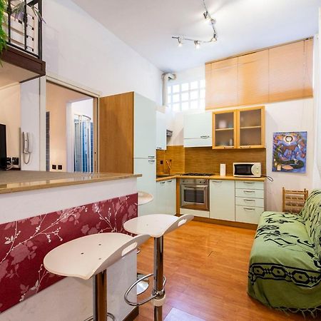 Extensive Terrace Navigli Toy Artistic Apartment Milan Exterior photo