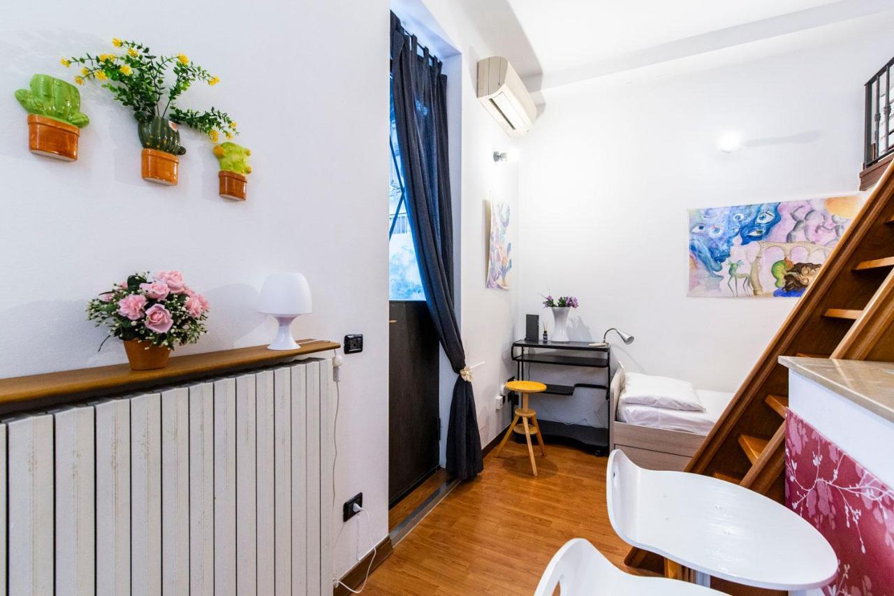 Extensive Terrace Navigli Toy Artistic Apartment Milan Exterior photo